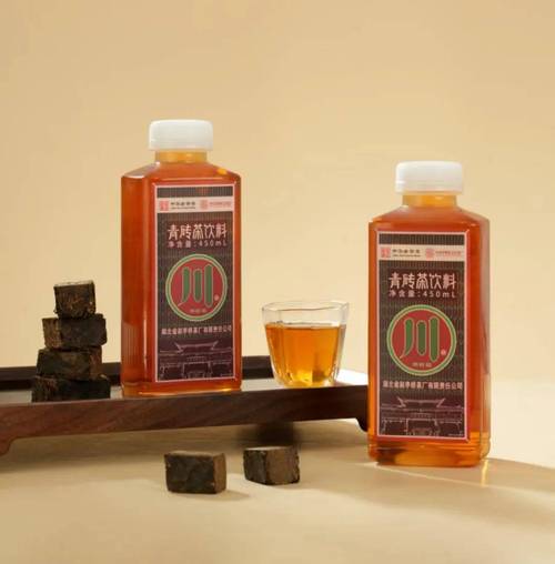 "川"字牌青砖茶饮料:突破传统,茶香四溢引媒体关注
